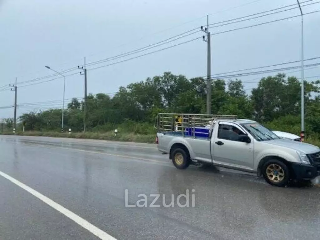 12 Rai of Land, directly on the main highway