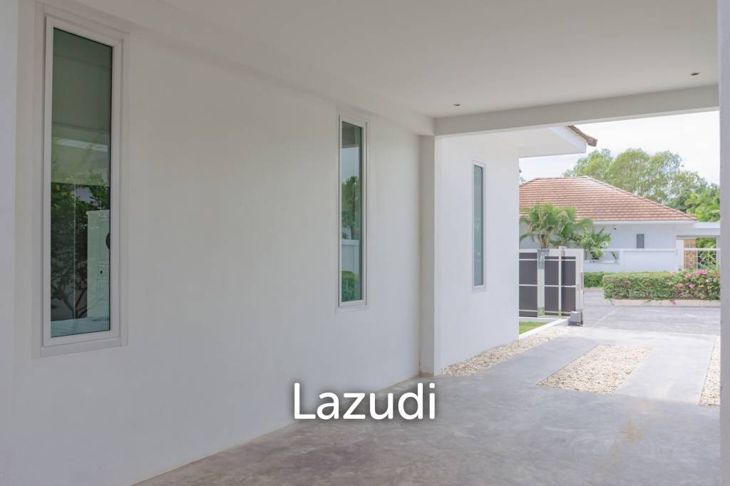 WHITESTONE VILLAS : Luxury Modern 3 Bed Pool Villa