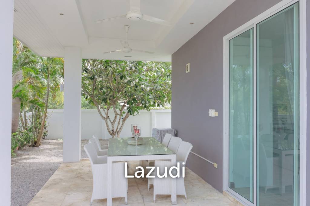 WHITESTONE VILLAS : Luxury Modern 3 Bed Pool Villa