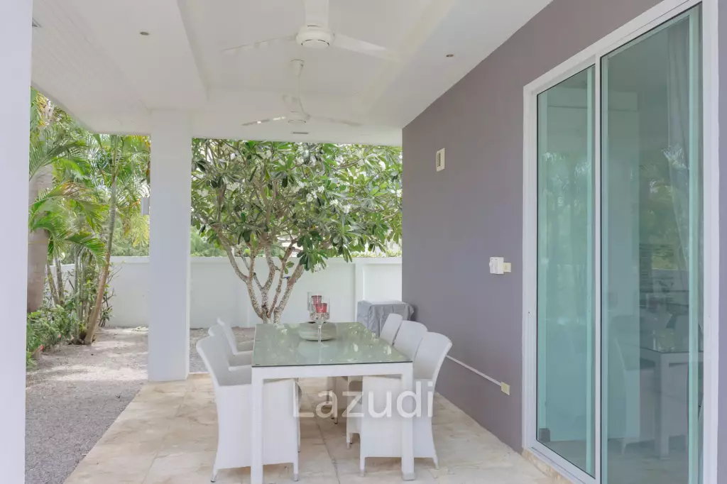WHITESTONE VILLAS : Luxury Modern 3 Bed Pool Villa