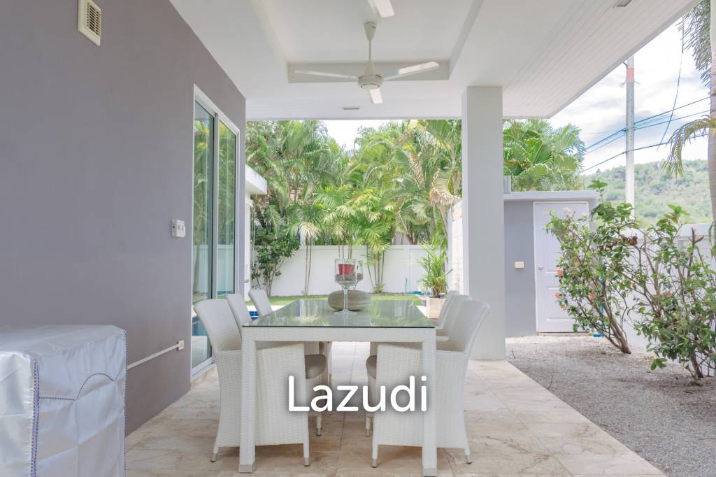 WHITESTONE VILLAS : Luxury Modern 3 Bed Pool Villa