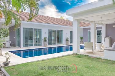 WHITESTONE VILLAS : Luxury Modern 3 Bed Pool Villa