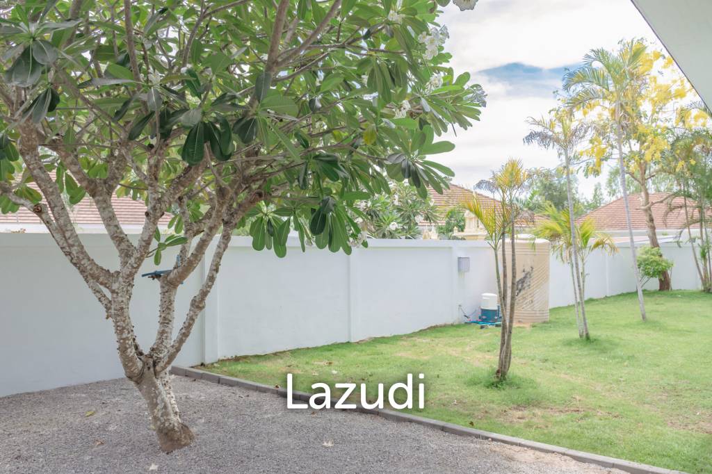 WHITESTONE VILLAS : Luxury Modern 3 Bed Pool Villa