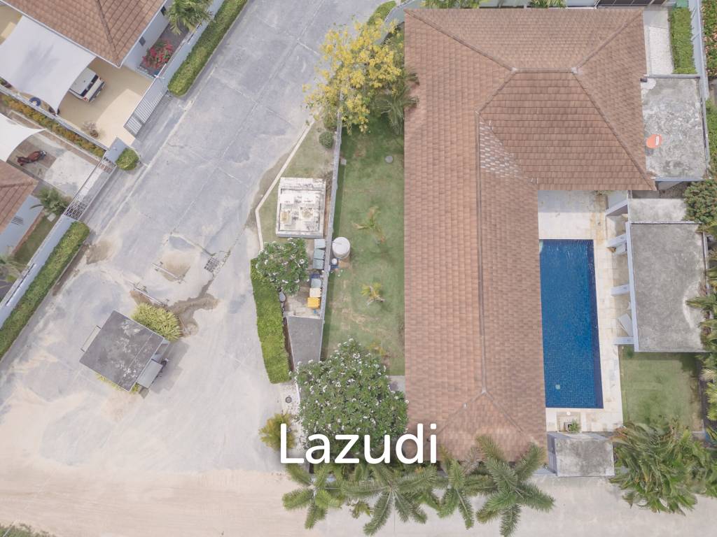 WHITESTONE VILLAS : Luxury Modern 3 Bed Pool Villa