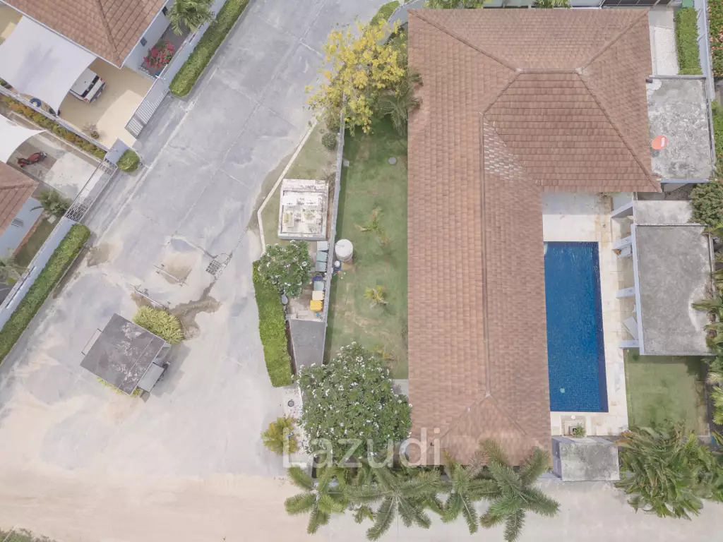 WHITESTONE VILLAS : Luxury Modern 3 Bed Pool Villa