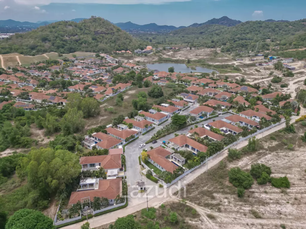 WHITESTONE VILLAS : Luxury Modern 3 Bed Pool Villa