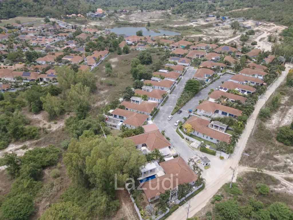 WHITESTONE VILLAS : Luxury Modern 3 Bed Pool Villa