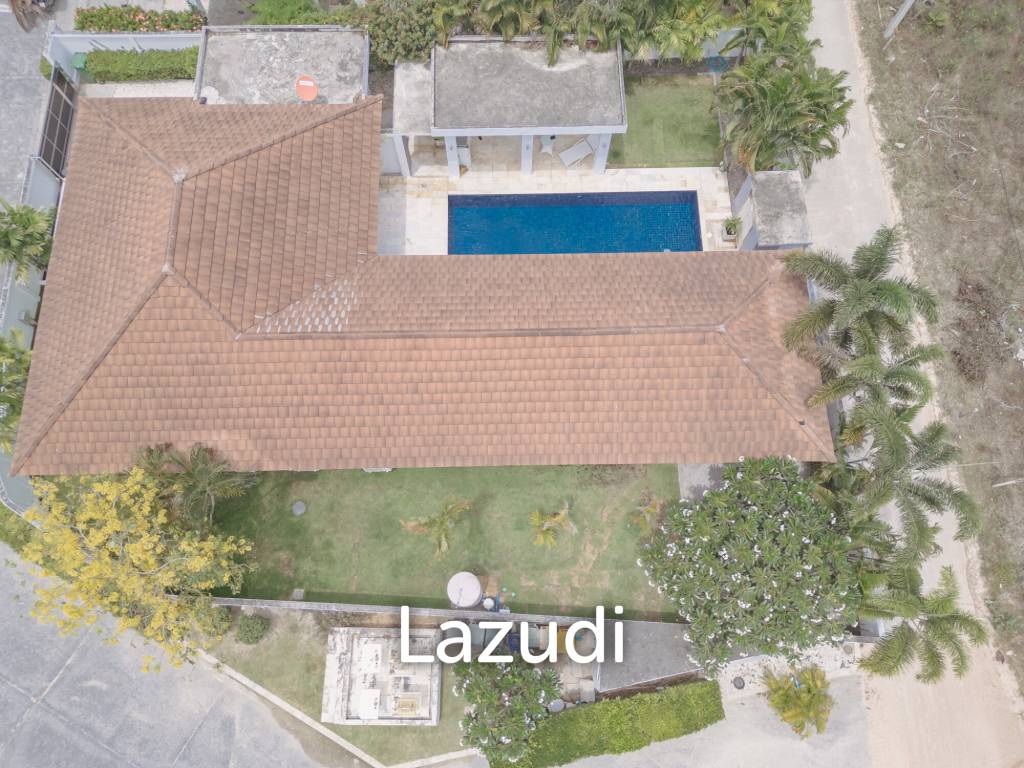 WHITESTONE VILLAS : Luxury Modern 3 Bed Pool Villa