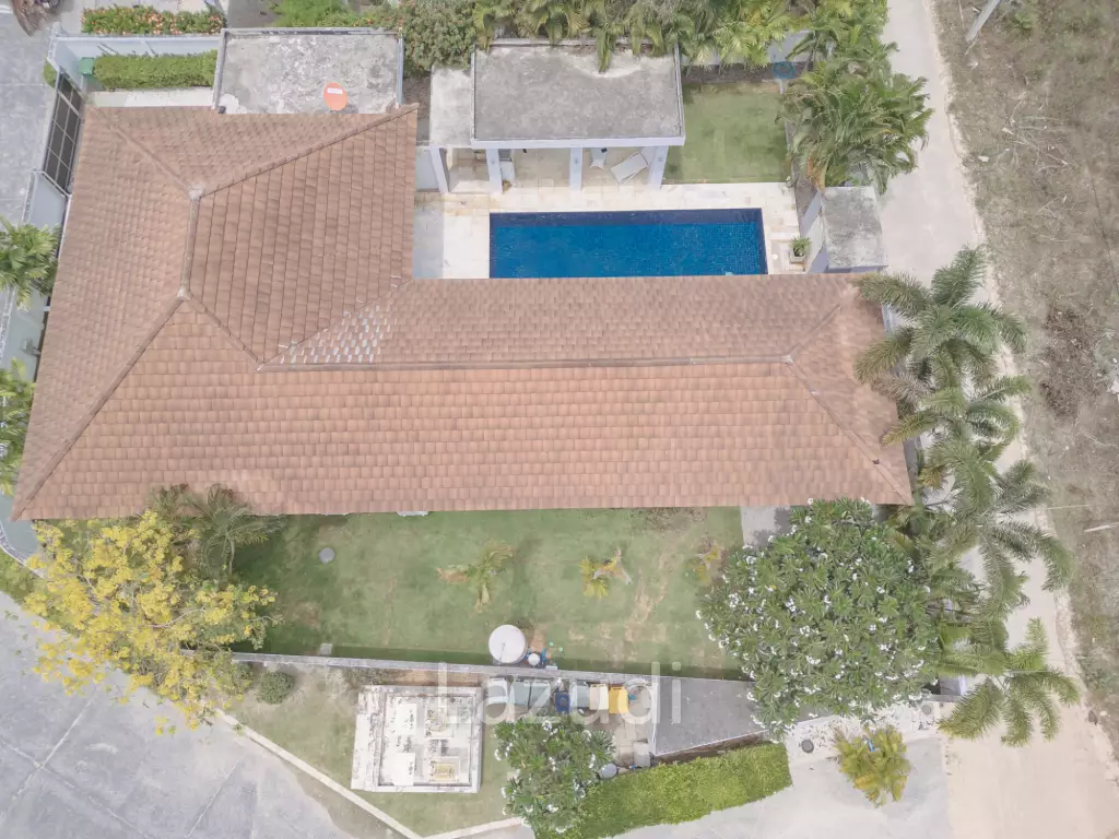 WHITESTONE VILLAS : Luxury Modern 3 Bed Pool Villa