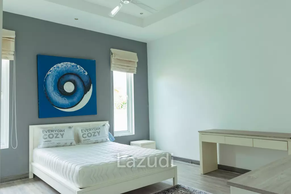 WHITESTONE VILLAS : Luxury Modern 3 Bed Pool Villa