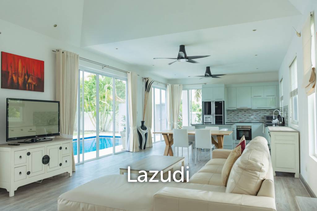 WHITESTONE VILLAS : Luxury Modern 3 Bed Pool Villa