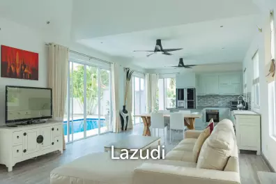 WHITESTONE VILLAS : Luxury Modern 3 Bed Pool Villa