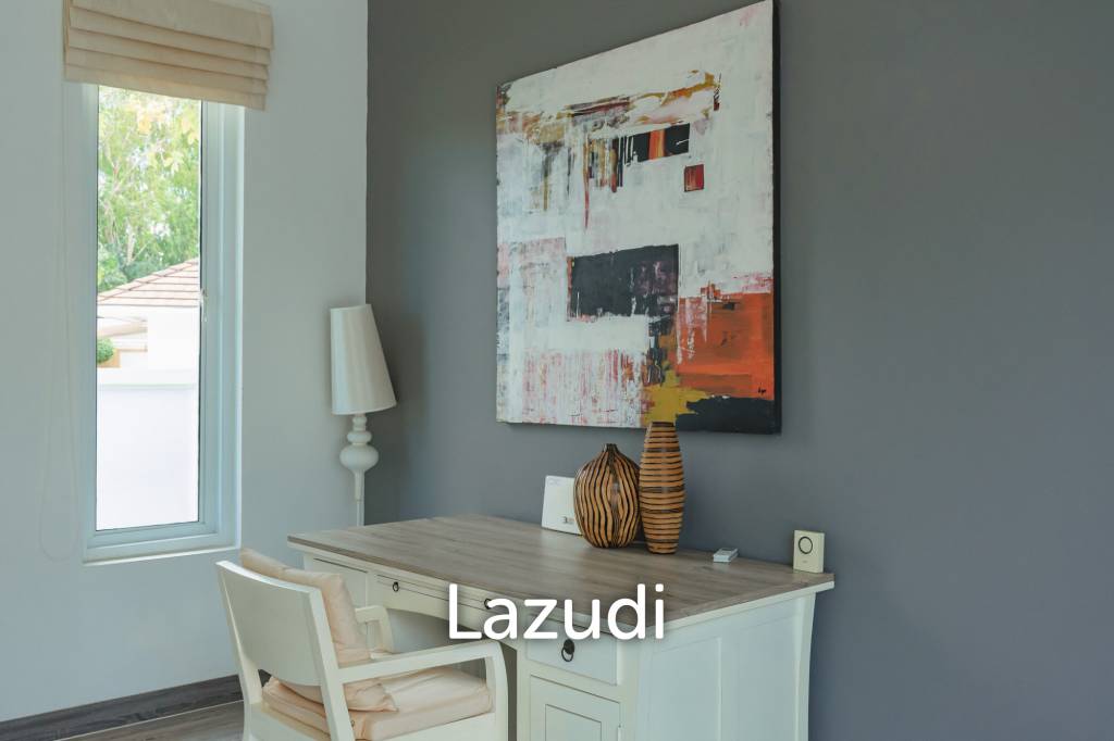 WHITESTONE VILLAS : Luxury Modern 3 Bed Pool Villa