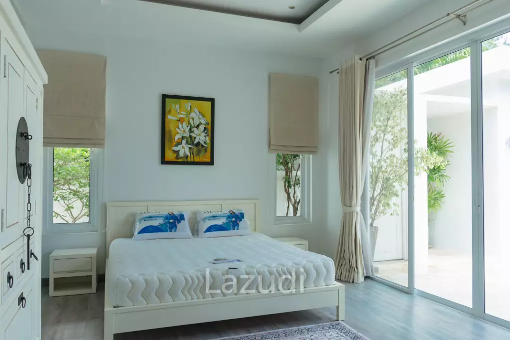 WHITESTONE VILLAS : Luxury Modern 3 Bed Pool Villa