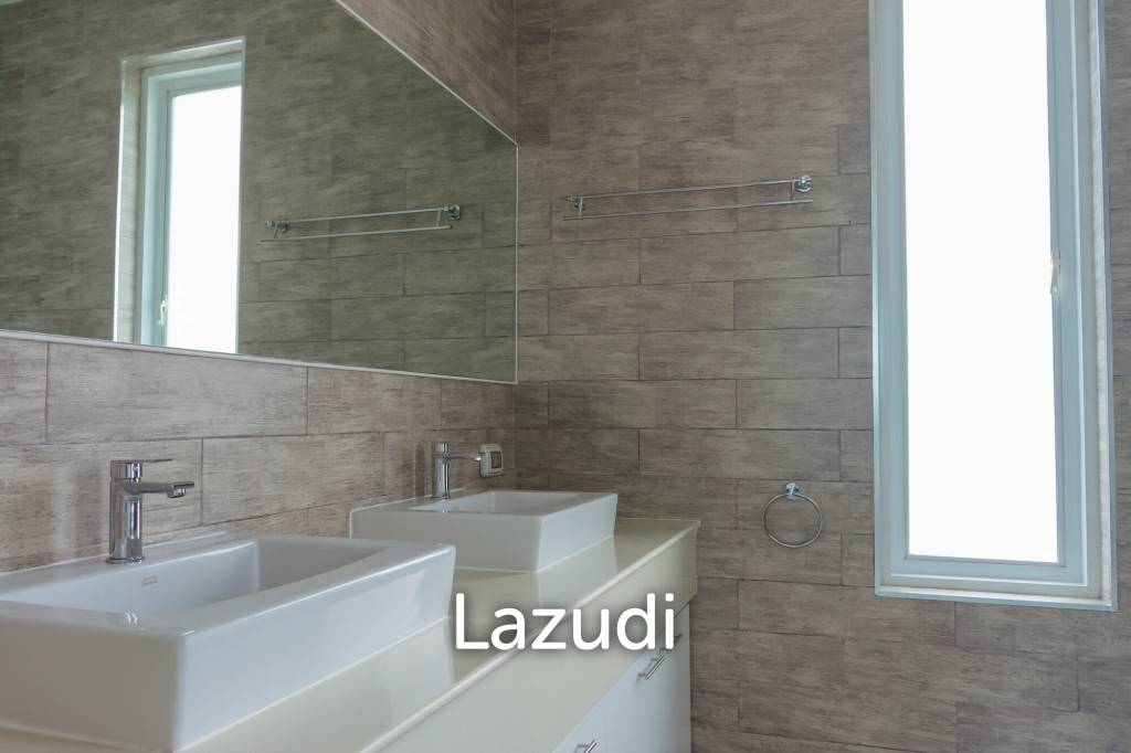 WHITESTONE VILLAS : Luxury Modern 3 Bed Pool Villa