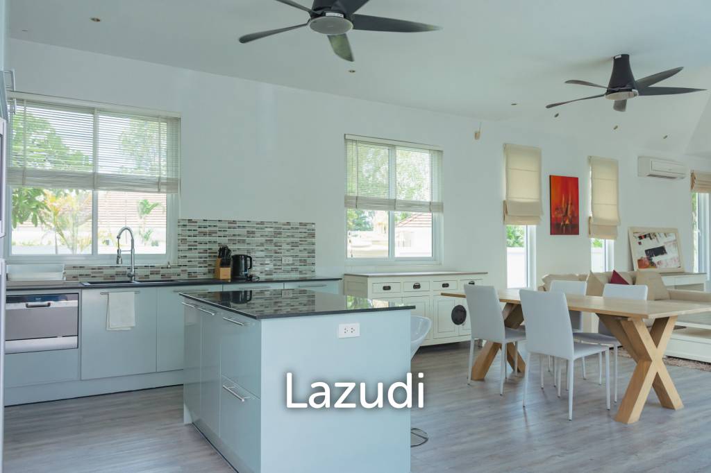 WHITESTONE VILLAS : Luxury Modern 3 Bed Pool Villa