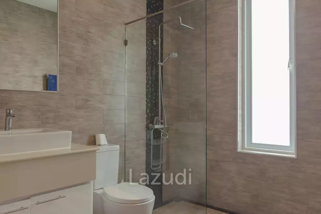 WHITESTONE VILLAS : Luxury Modern 3 Bed Pool Villa