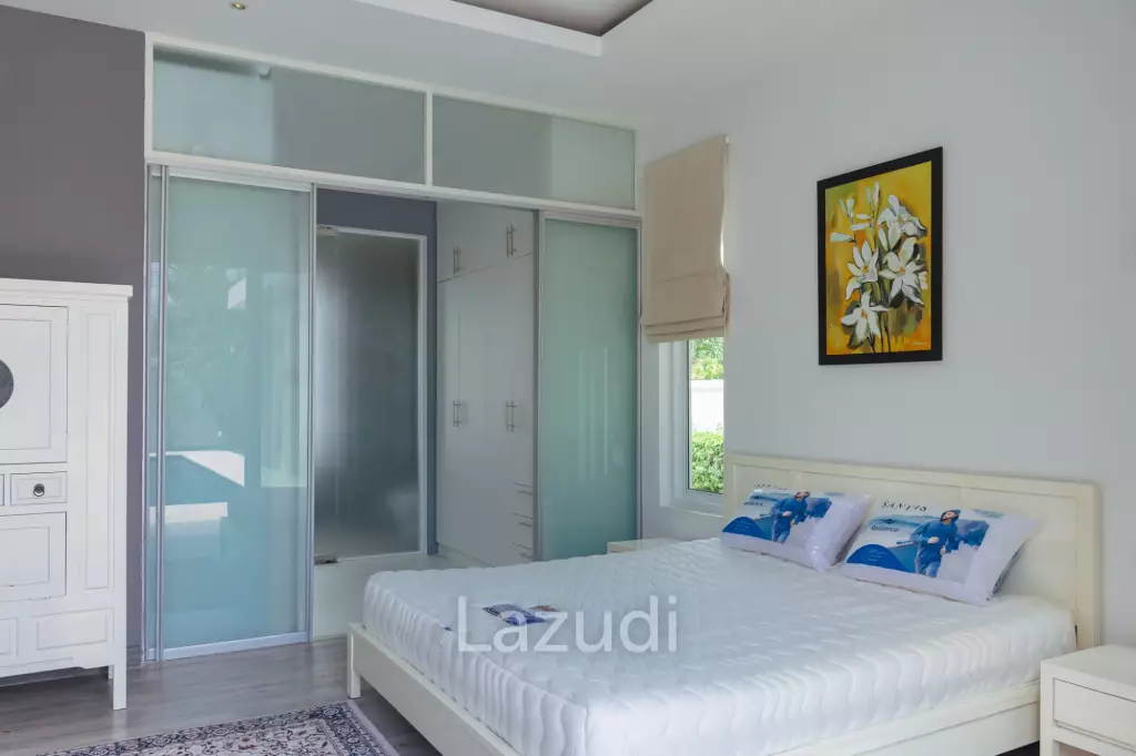 WHITESTONE VILLAS : Luxury Modern 3 Bed Pool Villa