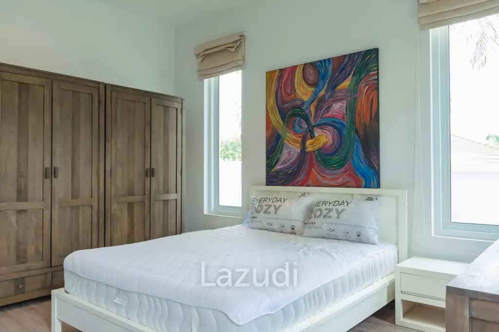 WHITESTONE VILLAS : Luxury Modern 3 Bed Pool Villa