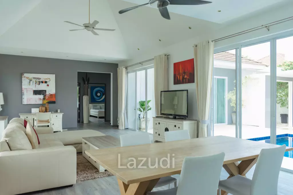 WHITESTONE VILLAS : Luxury Modern 3 Bed Pool Villa
