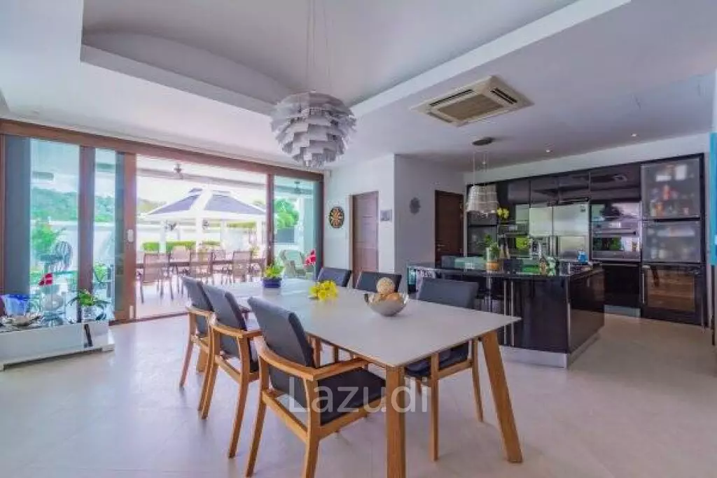 FALCON HILL : High Luxury 4 Bed Pool Villa + Maids Quarters