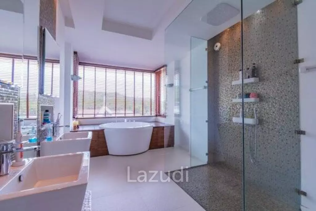 FALCON HILL : High Luxury 4 Bed Pool Villa + Maids Quarters