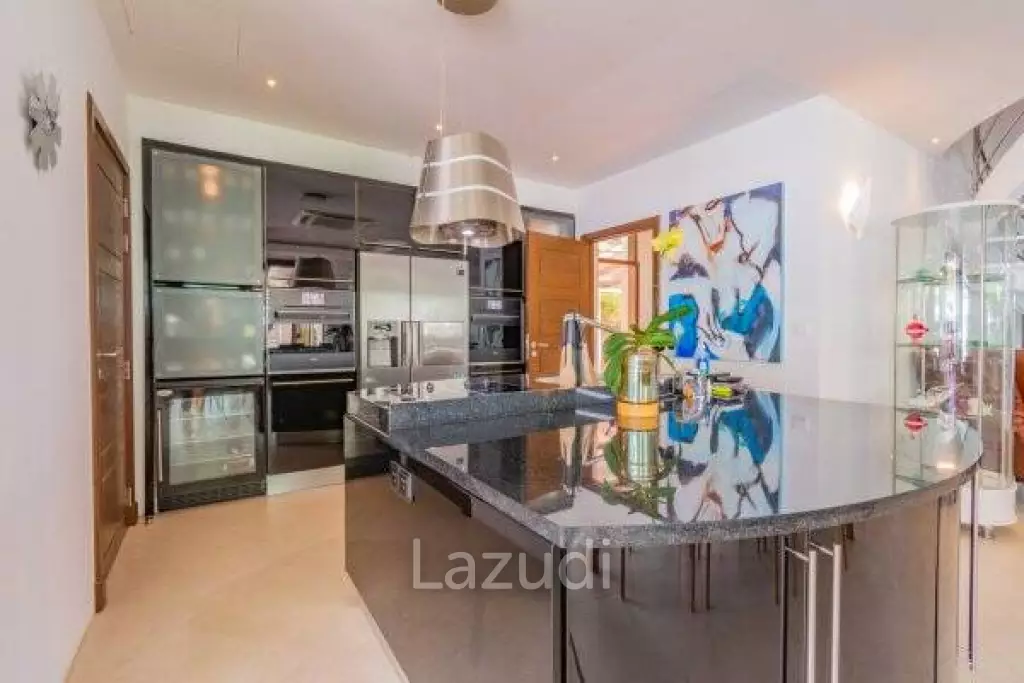 FALCON HILL : High Luxury 4 Bed Pool Villa + Maids Quarters
