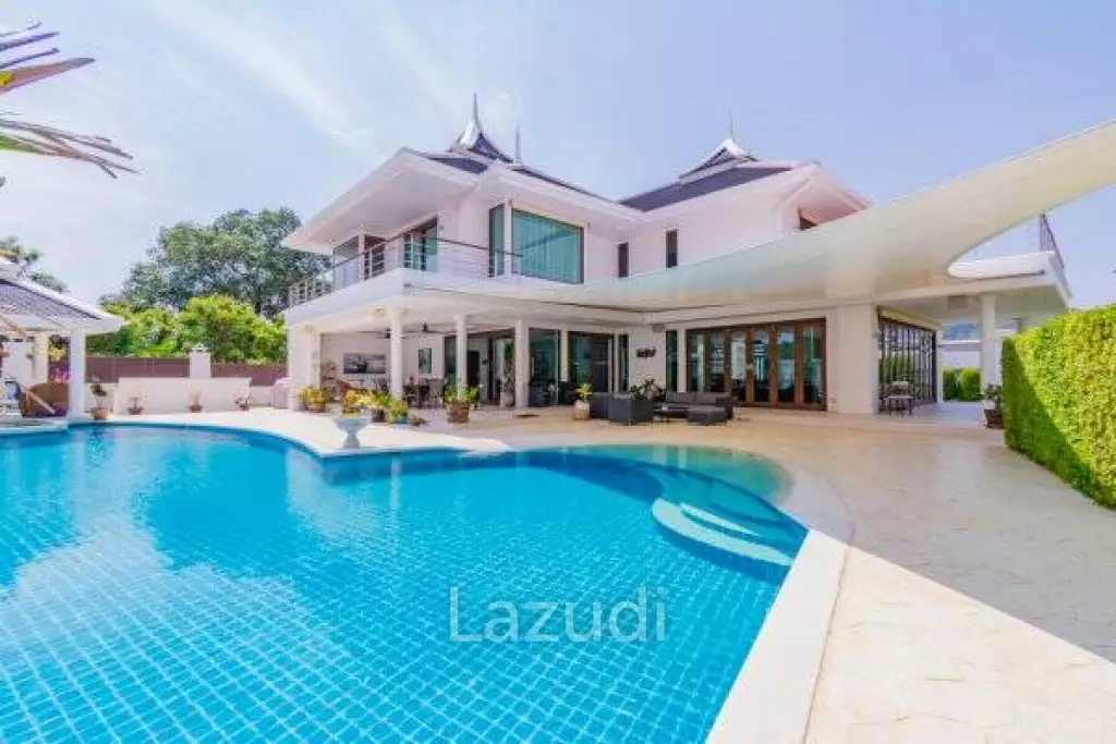 FALCON HILL : High Luxury 4 Bed Pool Villa + Maids Quarters