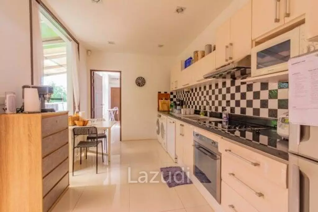 FALCON HILL : High Luxury 4 Bed Pool Villa + Maids Quarters