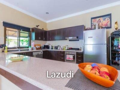 HEIGHTS 2 : Very well presented 3 Bed pool villa