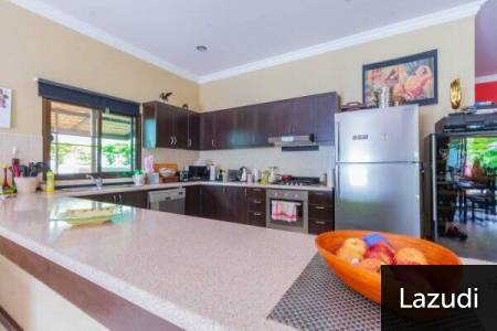 HEIGHTS 2 : Very well presented 3 Bed pool villa