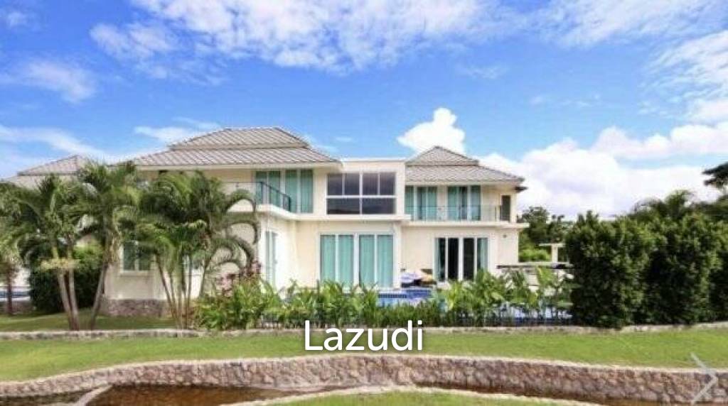 700 Kvm 4 Seng 5 Bad Villa for Salg