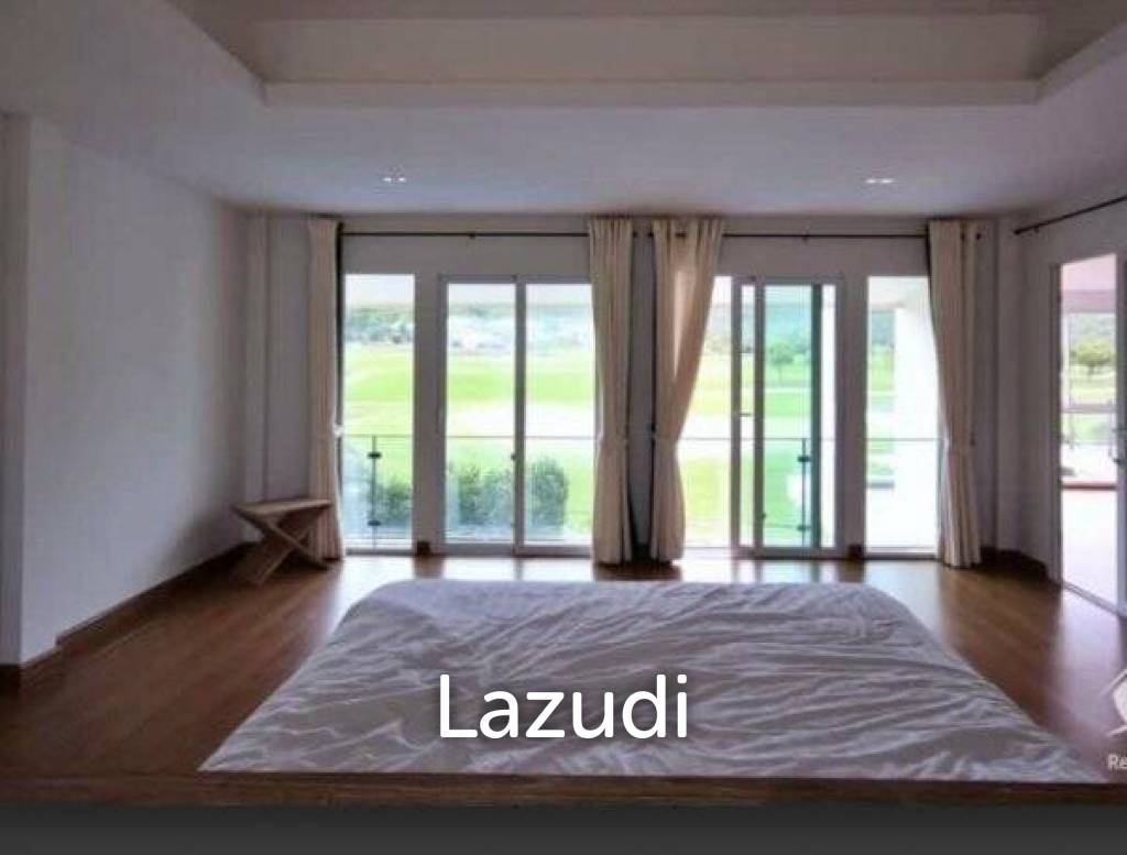 700 Kvm 4 Seng 5 Bad Villa for Salg