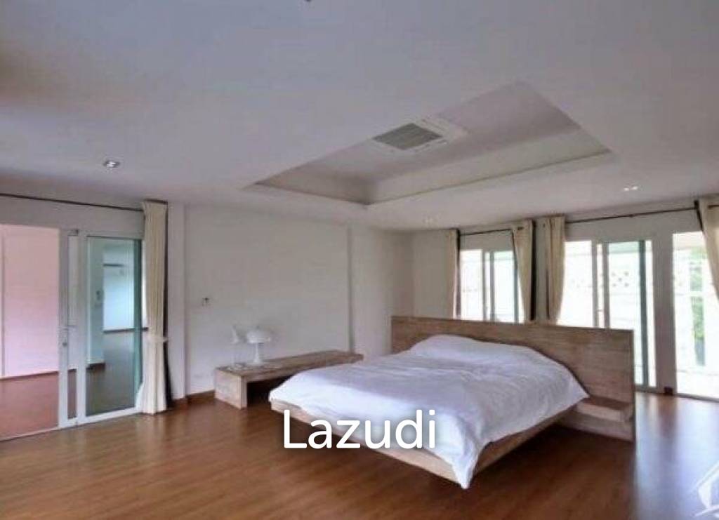 700 Kvm 4 Seng 5 Bad Villa for Salg