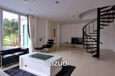 BLACK MOUNTAIN VILLAS : Well Designed 4 bed pool villa with golf course views
