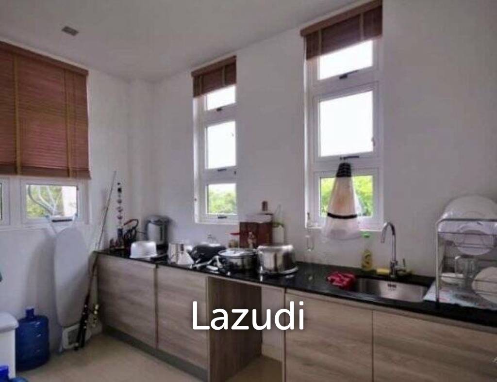 700 Kvm 4 Seng 5 Bad Villa for Salg