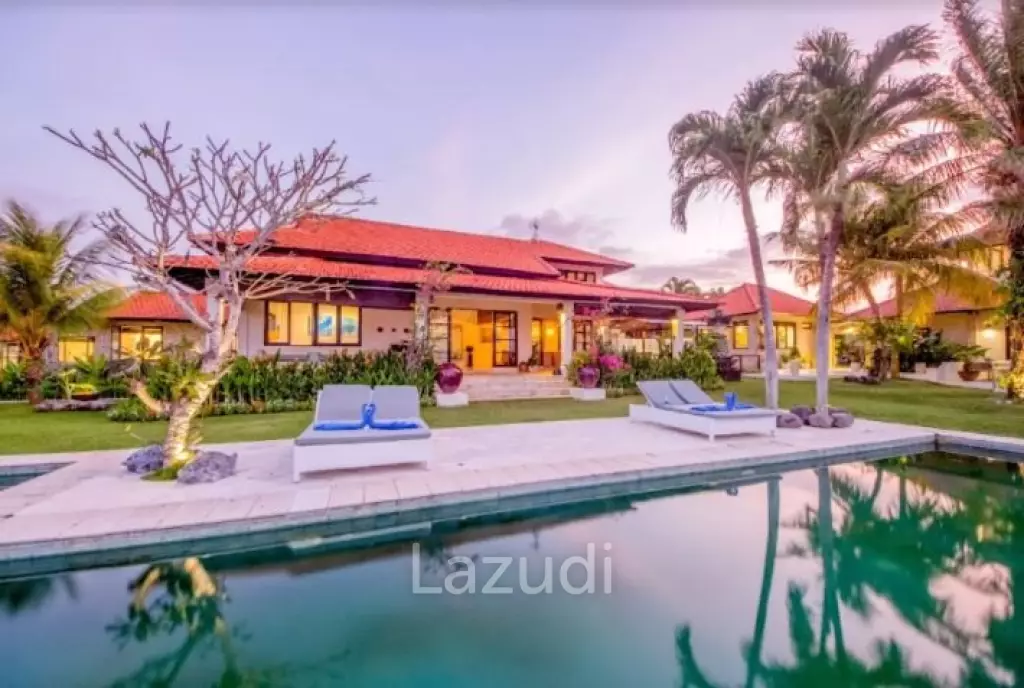 Remarkable Freehold villa with ocean views in Pecatu
