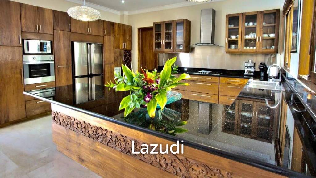 Stunning Freehold Luxury Home in Kerobokan