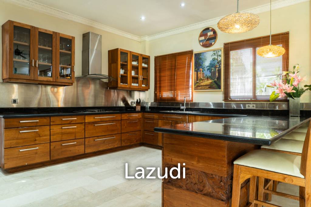 Stunning Freehold Luxury Home in Kerobokan