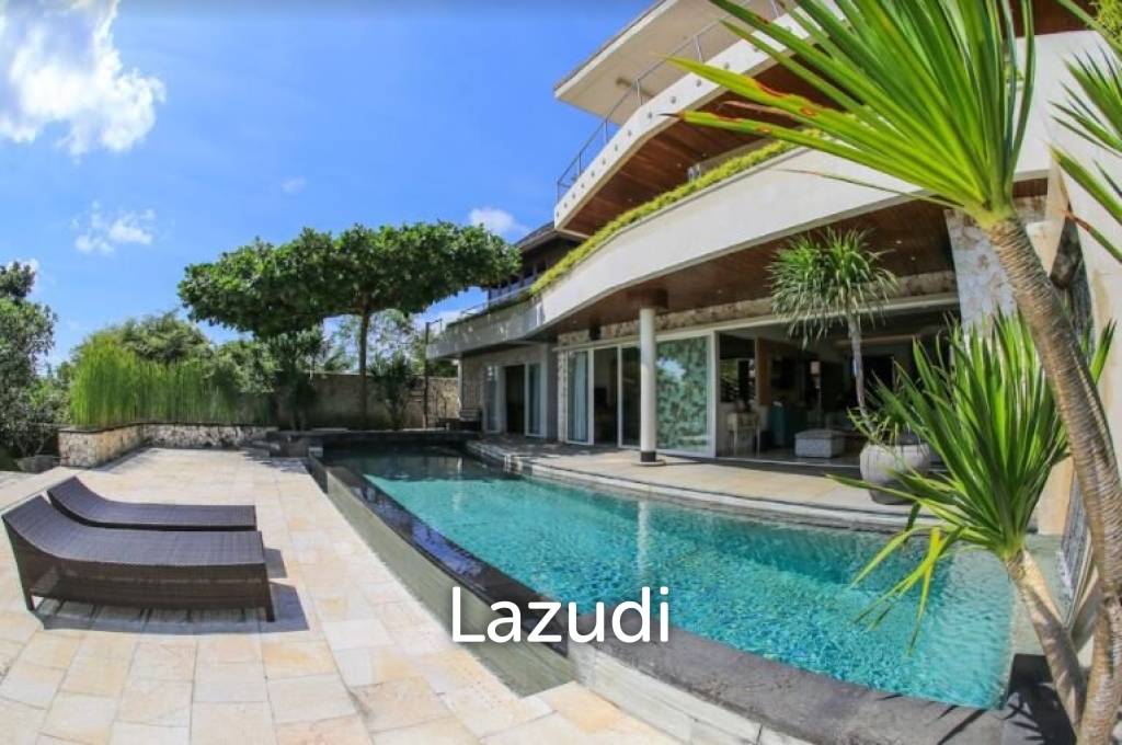 Designer Freehold Villa in Bukit with 4 bedrooms and fully furnished
