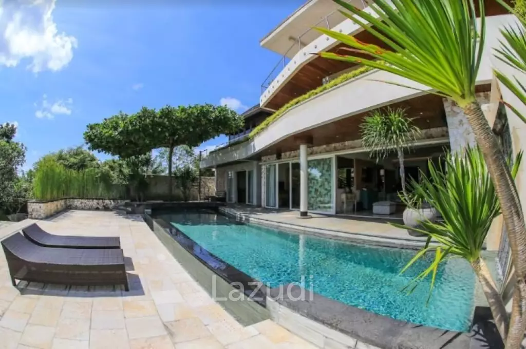 Designer Freehold Villa in Bukit with 4 bedrooms and fully furnished