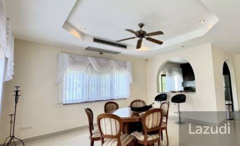 STUART PARK 2 : Quality 4 Bed Pool Villa
