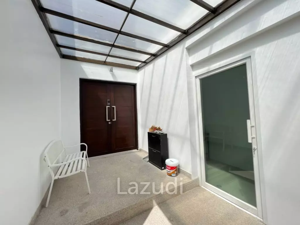 Pool Villa for Sale at Palm Lakeside