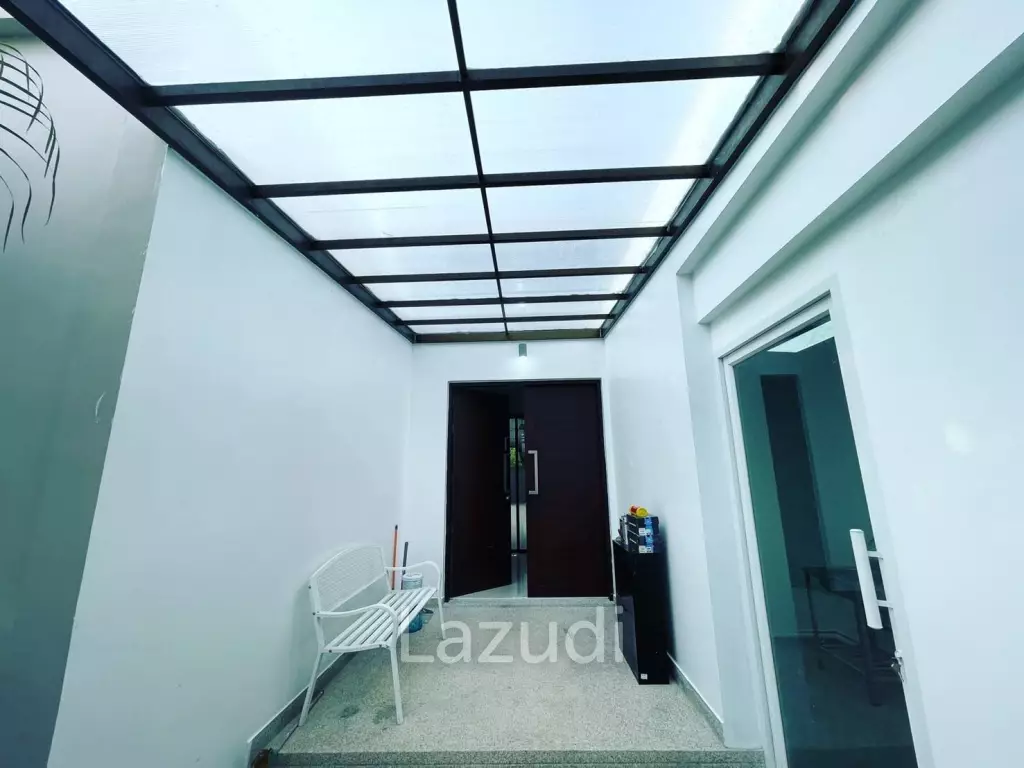 Pool Villa for Sale at Palm Lakeside