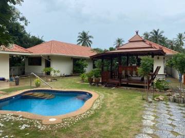 Good Value 5 Bed Villa on good sized land near the Beach.