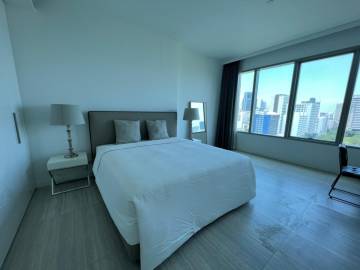 For rent Duplex 2 Bedroom at Rajadamri