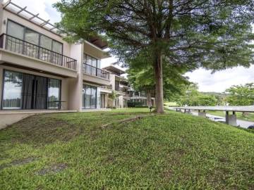 PALM CRESCENT : 2 Bed Modern Duplex Condo