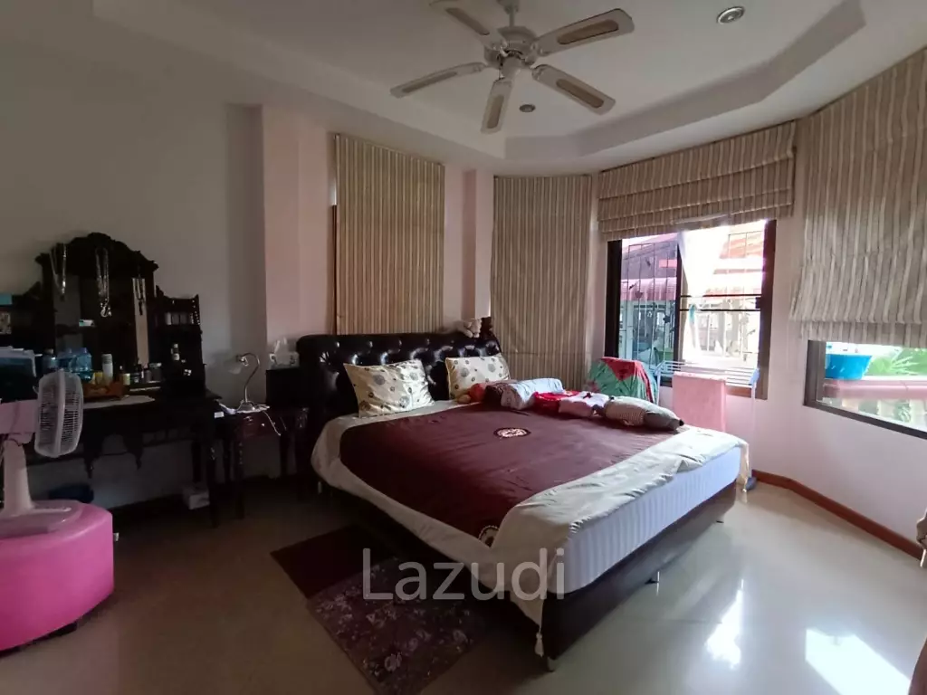 Pool Villa for Sale in Marbprachan
