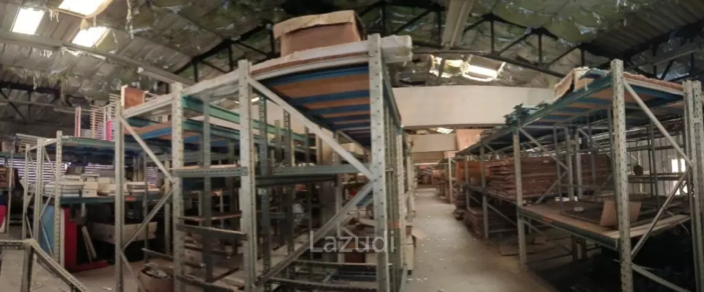 Pink Line Trian Showroom Building for Rent