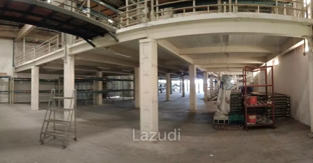 Pink Line Trian Showroom Building for Rent
